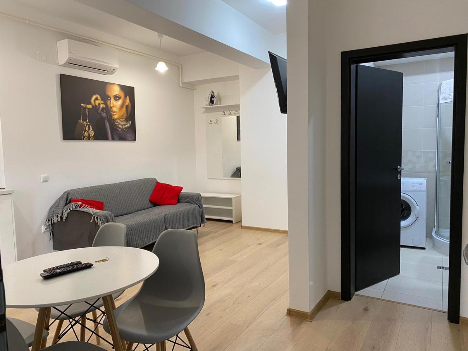 Luxury Glam Apartments Iasi At Lazar Palas المظهر الخارجي الصورة