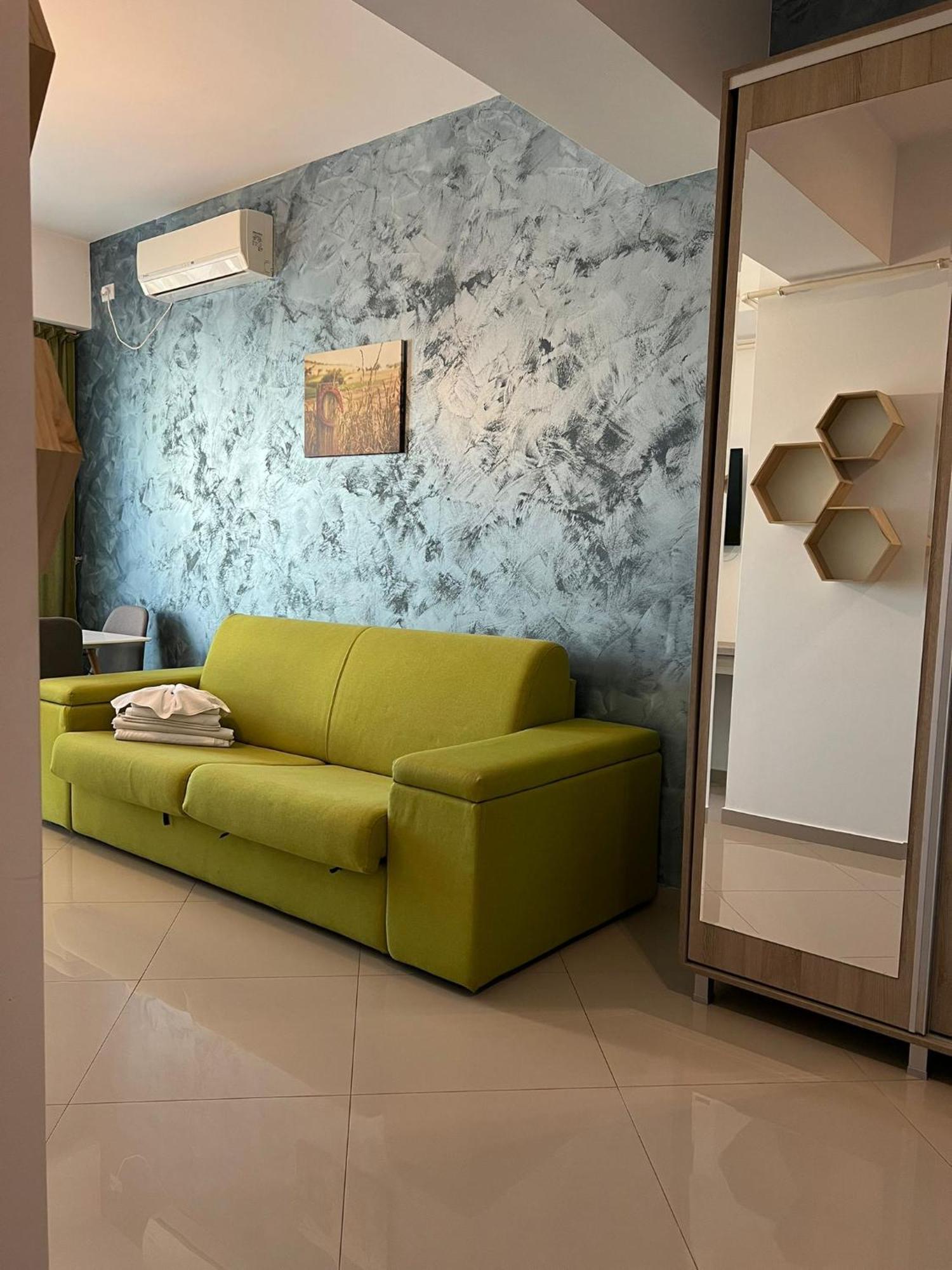 Luxury Glam Apartments Iasi At Lazar Palas المظهر الخارجي الصورة
