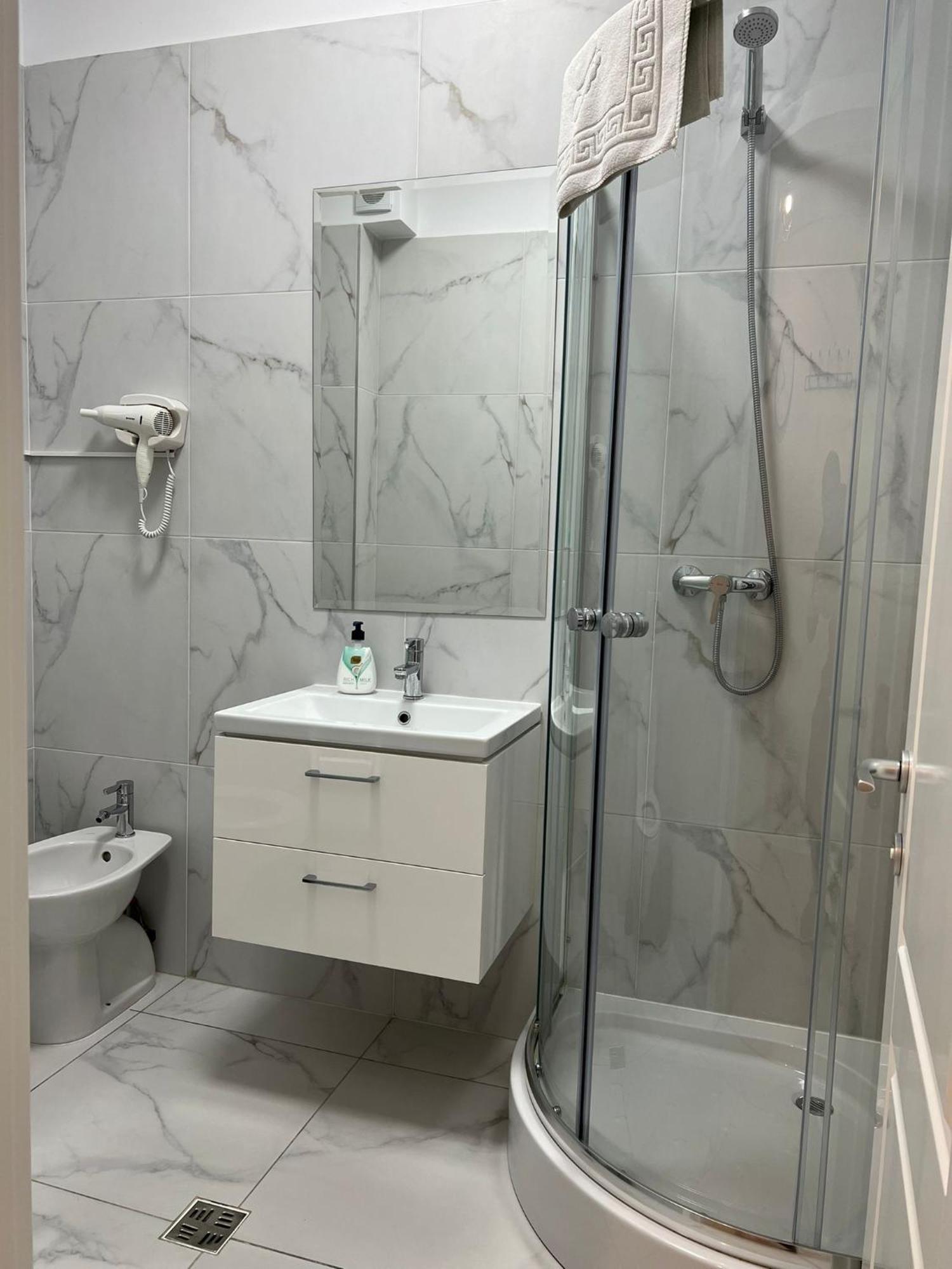 Luxury Glam Apartments Iasi At Lazar Palas المظهر الخارجي الصورة